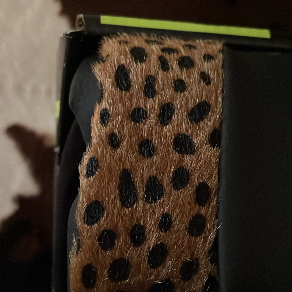 “Auto Drive” 2-Pack Leopard Seat Covers! - Picture 6 of 6